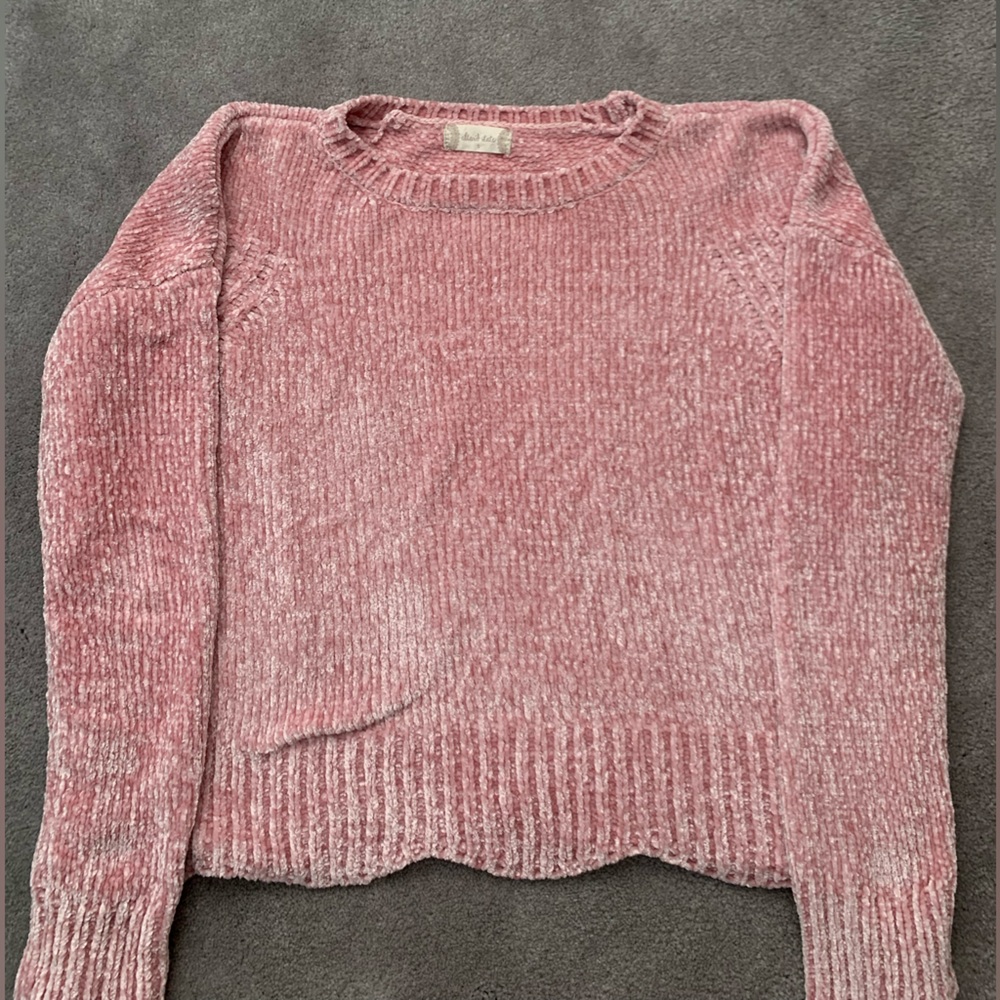 SOFT PINK SWEATER